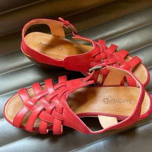 BareTraps 7.5 Red Dayna Sandals